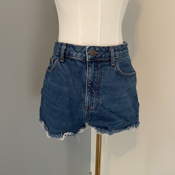 ✨3/$20✨ Forever 21 Denim Cutoff Shorts - Picture 3 of 3